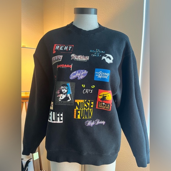 broadway Tops - RARE VINTAGE 1990s broadway shows  sweatshirt 🎭🎭🎭🎭🎭🎭
